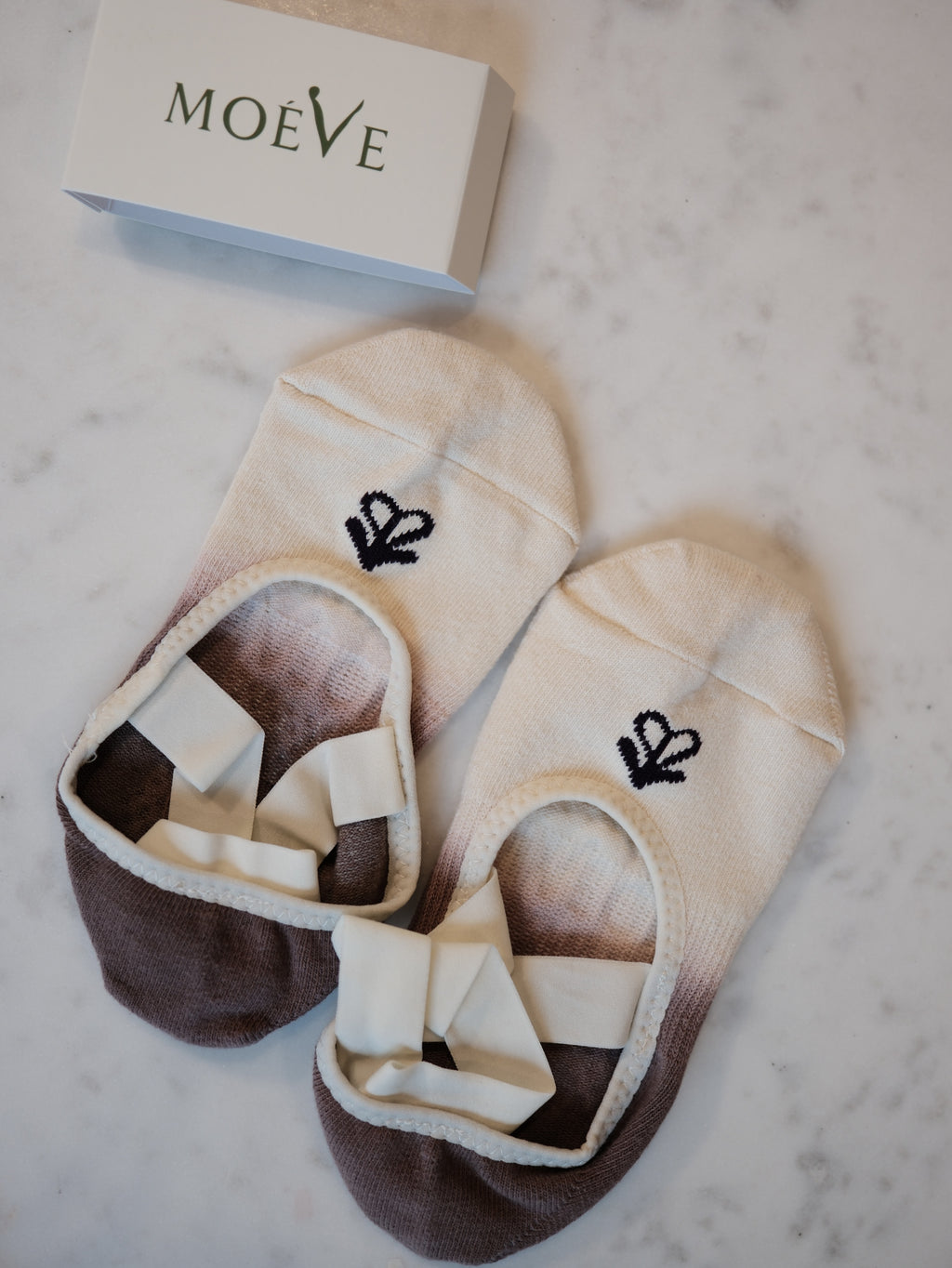Acai pilates grip socks by MOÉVE image 2